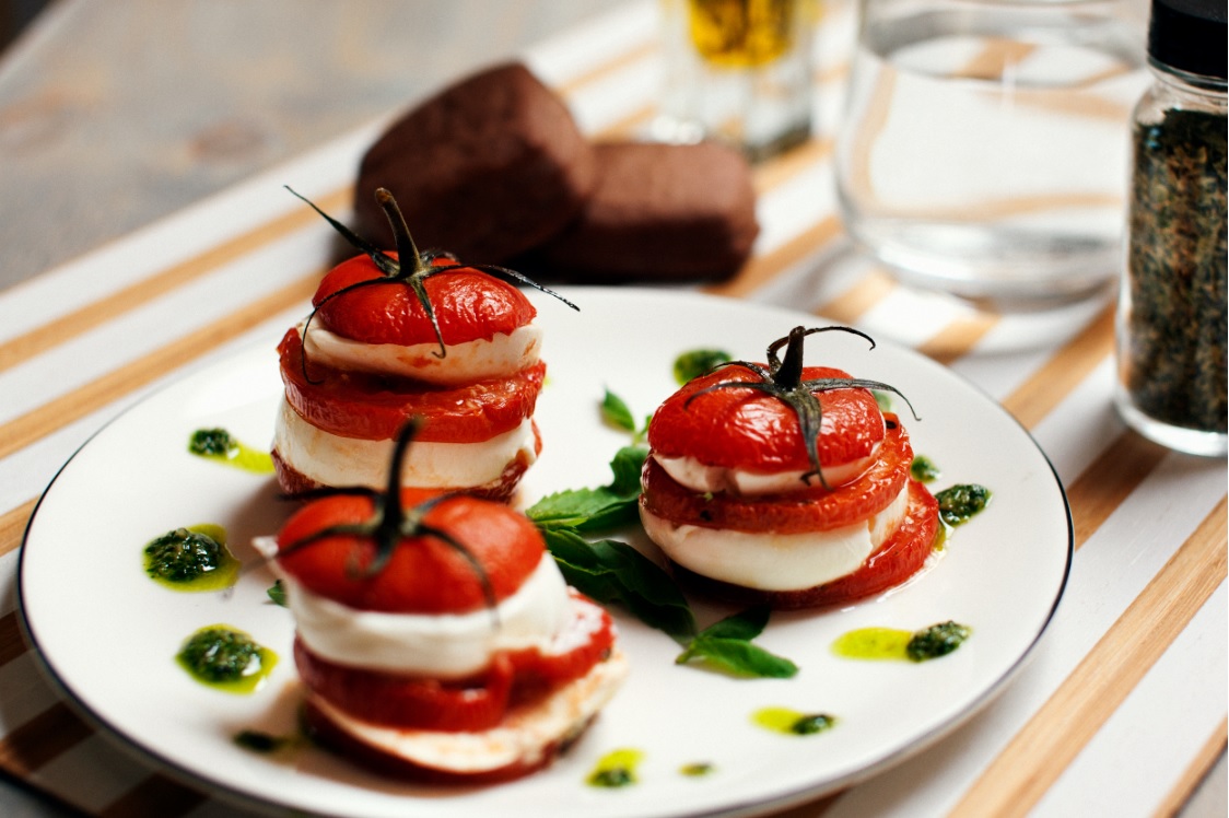 Tower of buffalo mozzarella, tomato and basil sauce - Bertazzoni