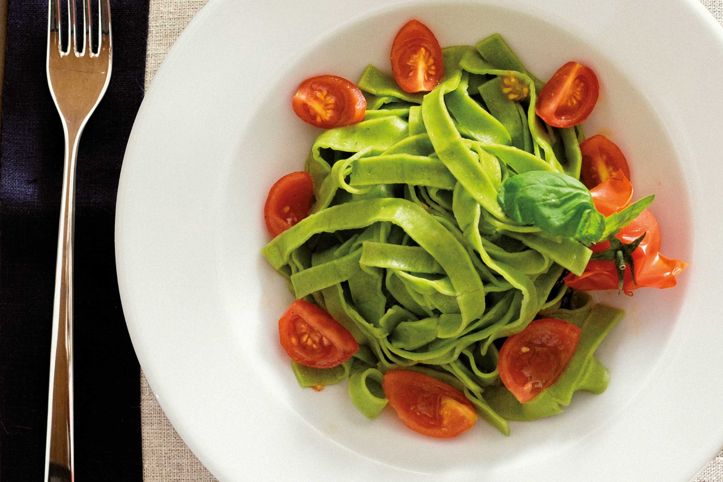 Green tagliatelle alla crudaiola - Bertazzoni